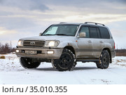 Toyota Land Cruiser J100 (2020 год). Редакционное фото, фотограф Art Konovalov / Фотобанк Лори
