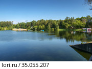 Московская область, Красногорск, пруд Старый затон и речка Банька (2020 год). Стоковое фото, фотограф glokaya_kuzdra / Фотобанк Лори