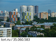 Москва, городская застройка в районе Котловка (2020 год). Стоковое фото, фотограф glokaya_kuzdra / Фотобанк Лори