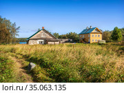 Жилые строения Троицкого скита на острове Анзер (Соловки) (2020 год). Стоковое фото, фотограф Baturina Yuliya / Фотобанк Лори