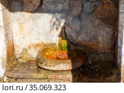 Льющаяся минеральная вода из Красноармейского источника. Пятигорск. Ставропольский край (2020 год). Стоковое фото, фотограф Сергей Афанасьев / Фотобанк Лори