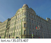 Москва, ул. Воздвиженка, 4/7. Приёмная Государственной Думы. Бывшая гостиница "Петергоф", бывший 4-й Дом Советов. (2020 год). Редакционное фото, фотограф Мария Кылосова / Фотобанк Лори