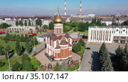 Вид сверху на храм Дмитрия Донского. Нижний Тагил. Россия (2020 год). Стоковое видео, видеограф Евгений Ткачёв / Фотобанк Лори