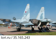 Советский и российский сверхзвуковой одноместный сверхманёвренный истребитель с управляемым вектором тяги Сухой Су-35 Flanker-E на авиасалоне МАКС-2019 в Жуковском, Россия. Редакционное фото, фотограф Малышев Андрей / Фотобанк Лори