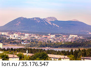 the city of Zlatoust in the Chelyabinsk region against the background of the Taganay national park on a summer sunny day. Стоковое фото, фотограф Акиньшин Владимир / Фотобанк Лори