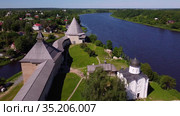 Крепость Старая Ладога на реке Волхов (2020 год). Стоковое видео, видеограф Борис Заманский / Фотобанк Лори
