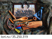 Фото с ложкой, кисетом и светильником. Натюрморт на тему казачества. (2021 год). Редакционное фото, фотограф Анатолий Матвейчук / Фотобанк Лори