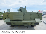 Российский новый зенитный артиллерийский комплекс 2С38 "Деривация-ПВО" на Международном военно-техническом форуме "Армия-2019", Московская область, парк "Патриот", вид сзади. Редакционное фото, фотограф Малышев Андрей / Фотобанк Лори