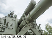 Российская самоходная 152-мм гаубица 2С19М2 "Мста-СМ" на полигоне "Алабино", Международном военно-техническом форум "Армия-2019" в парке "Патриот", Московская область, фрагмент башни спереди. Редакционное фото, фотограф Малышев Андрей / Фотобанк Лори