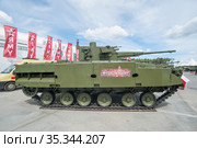 Российский новый зенитный артиллерийский комплекс 2С38 "Деривация-ПВО" на Международном военно-техническом форуме "Армия-2019", Московская область, вид справа. Редакционное фото, фотограф Малышев Андрей / Фотобанк Лори