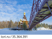 У церкви апостола Андрея Первозванного на реке Вуокса морозным февральским днем. Ленинградская область, Россия (2021 год). Стоковое фото, фотограф Виктор Карасев / Фотобанк Лори