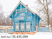 Погодинская изба. Погодинская улица. Зимнее утро. Москва. Россия (2021 год). Редакционное фото, фотограф E. O. / Фотобанк Лори