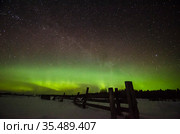 Полярное сияние и звездное небо. Морозная ночь. Стоковое фото, фотограф Яковлев Сергей / Фотобанк Лори