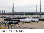 Автомобильный терминал Rolf в порту Санкт-Петербурга (2020 год). Редакционное фото, фотограф Алексей Шматков / Фотобанк Лори