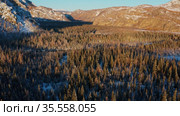 Горный Алтай осенью. Река Чуя. Вид с высоты птичьего полета. Altai mountains in autumn. Chuya river. Aerial view. Стоковое видео, видеограф Евгений Романов / Фотобанк Лори