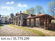 Москва, Мосфильм. Декорации старинных домов и улиц в музее. (2021 год). Редакционное фото, фотограф Baturina Yuliya / Фотобанк Лори