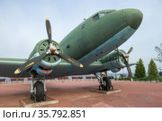 Военно-транспортный самолет Ли-2 крупным планом. Экспонат музея "Дорога Жизни", посвященному блокаде Ленинграда. Ленинградская область (2018 год). Редакционное фото, фотограф Виктор Карасев / Фотобанк Лори