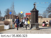 Коломна. Водоразборная колонка в старом городе (2021 год). Редакционное фото, фотограф Владимир Макеев / Фотобанк Лори