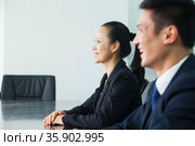 Businesswoman In Conference Room. Стоковое фото, агентство Ingram Publishing / Фотобанк Лори