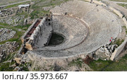 Aerial drone view of amphitheater in the ancient city of Hierapolis, Pamukkale, Turkey. Стоковое видео, видеограф Яков Филимонов / Фотобанк Лори