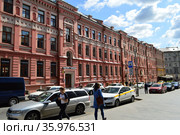 Бывший доходный дом В. К. Тишенинова. Улица Арбат, 6/2. Город Москва (2019 год). Редакционное фото, фотограф lana1501 / Фотобанк Лори