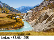 Top view of the mountains and the Chuya river in autumn. Altai Republic, Russia. Стоковое фото, фотограф Наталья Волкова / Фотобанк Лори
