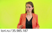 Young woman expressions facial saying no refusing working. Стоковое видео, видеограф Gennadiy Poznyakov / Фотобанк Лори