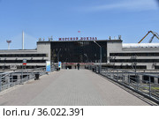 Морской вокзал. Город Владивосток (2021 год). Редакционное фото, фотограф syngach / Фотобанк Лори