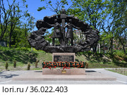Памятник пограничникам, защитникам острова Даманский на т реке Уссури. Город Владивосток (2021 год). Редакционное фото, фотограф syngach / Фотобанк Лори