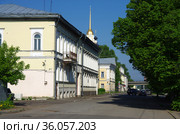 Рыбинск, Ярославская область, Россия. Волжская набережная, 47/49. Волжско-Камский коммерческий банк. Здание, где провел детство художник Борис Григорьев (2021 год). Редакционное фото, фотограф Natalia Sidorova / Фотобанк Лори
