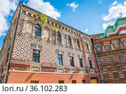 Константинопольское патриаршее подворье. Крапивенский переулок, дом 4. Здание крупным планом. Москва (2021 год). Редакционное фото, фотограф E. O. / Фотобанк Лори