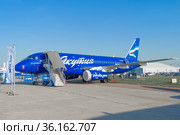 Самолет Sukhoi Superjet 100-95LR "Василий Манчаары"(RA-89035) авиакомпании "Якутия" принимает участие в авиашоу МАКС-2019. Редакционное фото, фотограф Виктор Карасев / Фотобанк Лори
