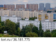 Москва, вид сверху на жилые дома и городскую застройку района Котловка (2020 год). Редакционное фото, фотограф glokaya_kuzdra / Фотобанк Лори