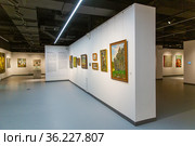 Picture gallery of modern art in Sinara Art Gallery. Interior of the most famous cultural center in the city of Yekaterinburg. Редакционное фото, фотограф Евгений Ткачёв / Фотобанк Лори