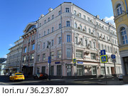 Торгово-промышленная палата Московской области (ТПП МО). Пятиэтажное кирпичное здание, 1917 года постройки. Сретенка, 8/1 (Печатников переулок, 1/8). Мещанский район. Город Москва (2019 год). Редакционное фото, фотограф lana1501 / Фотобанк Лори