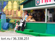 Тир с призами. Городской парк культуры и отдыха им. Ю.А. Гагарина. Южно-Сахалинск. Россия (2021 год). Редакционное фото, фотограф Владимир Макеев / Фотобанк Лори