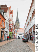 Street view of Flensburg old town (2017 год). Редакционное фото, фотограф EugeneSergeev / Фотобанк Лори