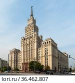 Высотное здание на площади  Красных Ворот. Москва (2018 год). Редакционное фото, фотограф Александр Щепин / Фотобанк Лори