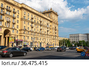 Улица Садовая-Черногрязская (Садовое кольцо). Жилой дом. Москва (2019 год). Редакционное фото, фотограф Александр Щепин / Фотобанк Лори
