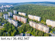 Вид сверху на город Новоуральск. Свердловская область. Россия (2021 год). Стоковое фото, фотограф Евгений Ткачёв / Фотобанк Лори