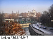 Вид на Андроников монастырь и реку Яузу в Москве (2012 год). Стоковое фото, фотограф Baturina Yuliya / Фотобанк Лори