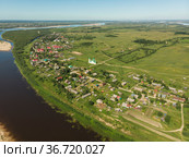 Вид на село Ломоносово с высоты птичьего полета. Россия, Архангельская область, Холмогорский район (2021 год). Стоковое фото, фотограф Яковлев Сергей / Фотобанк Лори