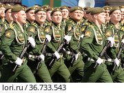 Курсанты военной академии РВСН имени Петра Великого во время парада на Красной площади Москвы в честь Дня Победы (2021 год). Редакционное фото, фотограф Free Wind / Фотобанк Лори