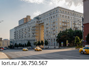 Москва, улица Земляной Вал, дом 48а (2021 год). Стоковое фото, фотограф glokaya_kuzdra / Фотобанк Лори