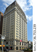 W New York Union Square (1911), 270-room, 21-story boutique hotel operated by W Hotels at northeast corner of Park Avenue South and 17th Street, across from Union Square in Manhattan, New York (2021 год). Редакционное фото, фотограф Валерия Попова / Фотобанк Лори