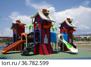 FETHIYE, TURKEY - Modern playground in Sehit Fethi Bey Parki (2019 год). Редакционное фото, фотограф Natalia Sidorova / Фотобанк Лори