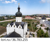 Top view of the domes and crosses of  Cathedral of the Assumption of the Most Holy Theotokos in the Assumption Sviyazhsky Monastery, Russia (2021 год). Стоковое фото, фотограф Сергей Фролов / Фотобанк Лори