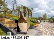 Мемориал Адмиралу Флота Советского Союза Н.Г. Кузнецову. Аллея героев российского флота. Музейно-исторический парк «Остров фортов». Кронштадт. Санкт-Петербург (2021 год). Редакционное фото, фотограф Сергей Афанасьев / Фотобанк Лори