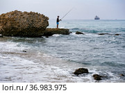 Fishing in the Mediterranean (2021 год). Редакционное фото, фотограф Irina Opachevsky / Фотобанк Лори