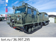 Российский ГАЗ-3344-20 "Алеут" - легкий универсальный гусеничный транспортер крупным планом. Экспонат международного военного форума "Армия-2020". Парк "Патриот" Редакционное фото, фотограф Виктор Карасев / Фотобанк Лори